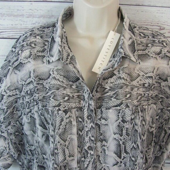 Women’s Love Stitch Blouse Button Down Size Large Grey Snakeskin Print NWT - Picture 3 of 12